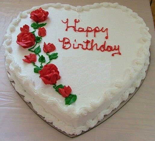 25f03079c1d34037726dbb074a7cebc2--birthday-cakes-for-adults-white-birthday-cakes.jpg